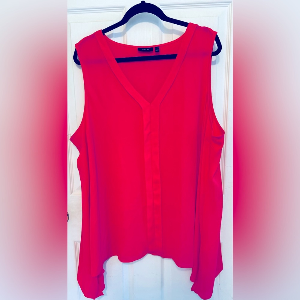Women’s 3X Apt 9 sleeveless bright pink top. Pre-owned EUC. V-Neck comfortable